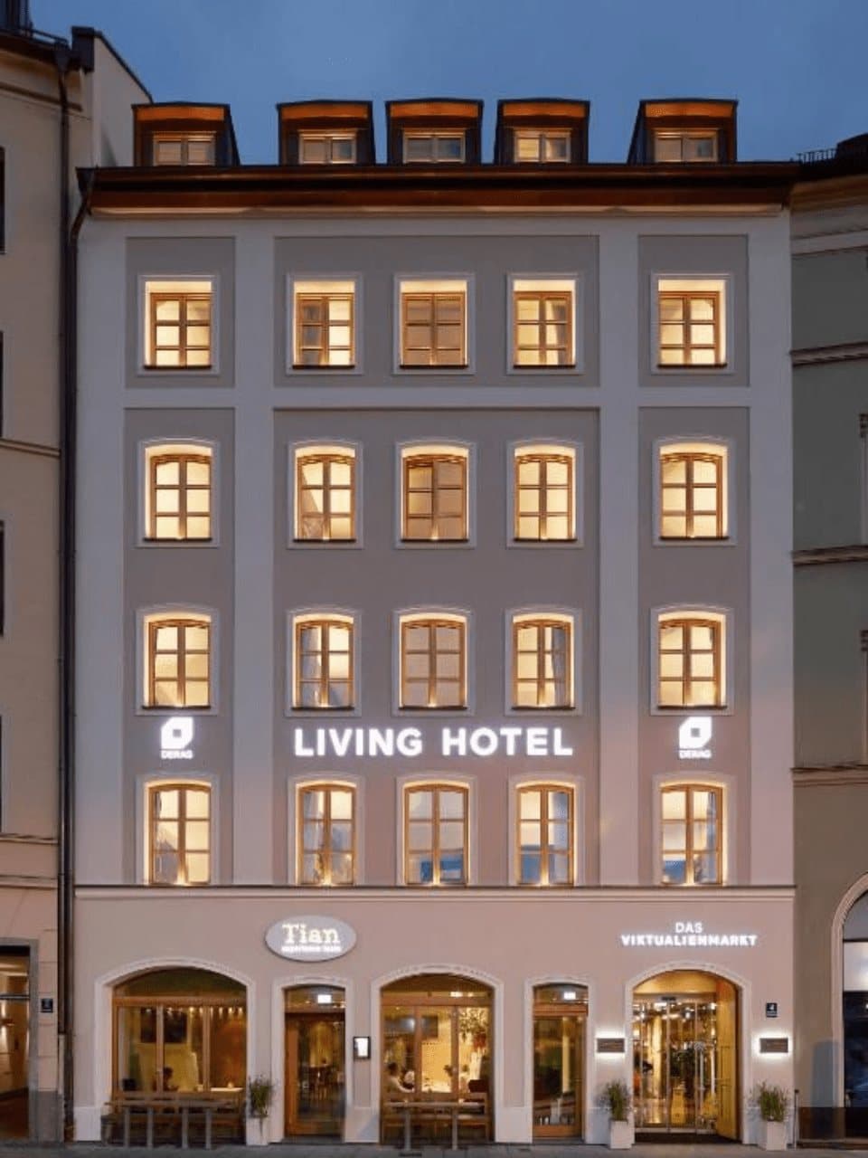 MOGROUP reception service at the Living Hotel Munich